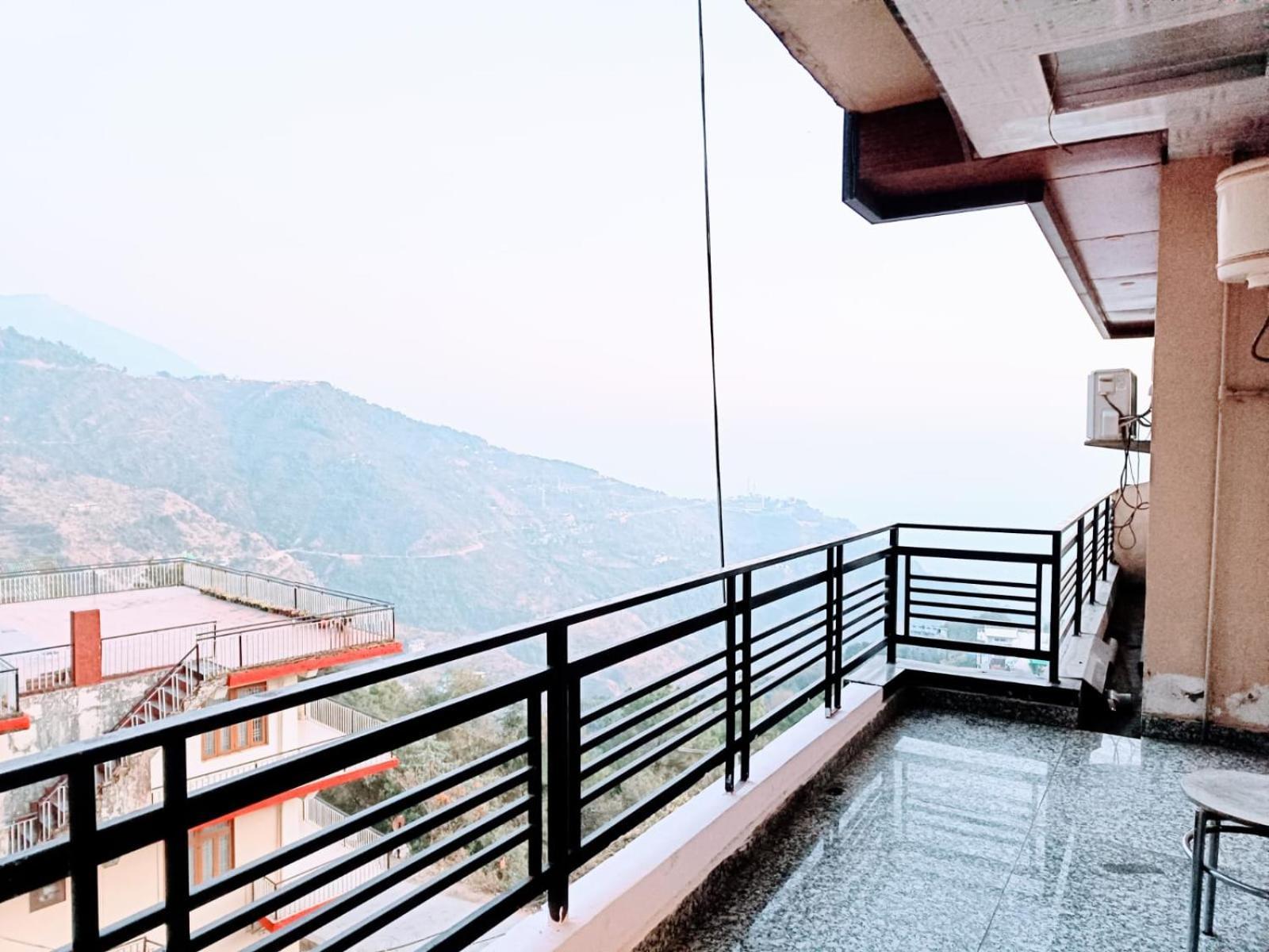 King Castle Mcleodganj-Centrally Heated And Air Cooled- Near Mall Road - Free Parking Dharamszala Kültér fotó
