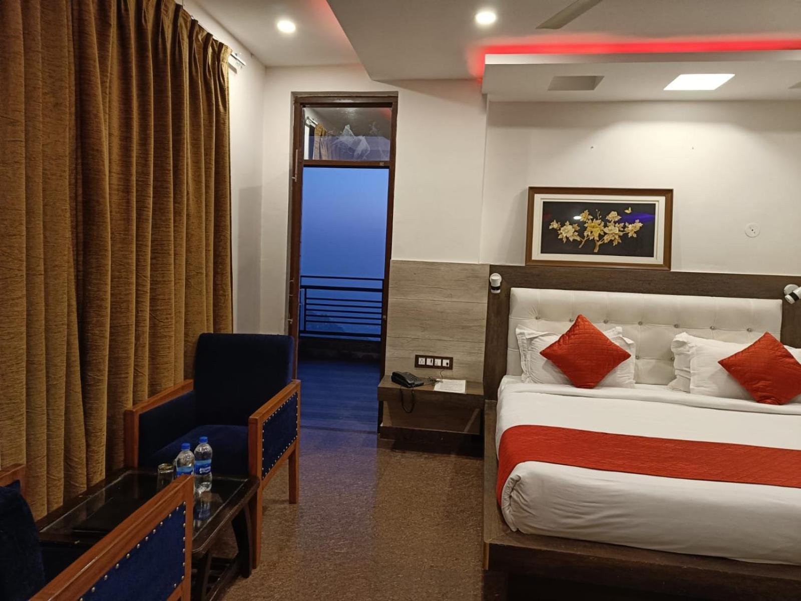 King Castle Mcleodganj-Centrally Heated And Air Cooled- Near Mall Road - Free Parking Dharamszala Kültér fotó